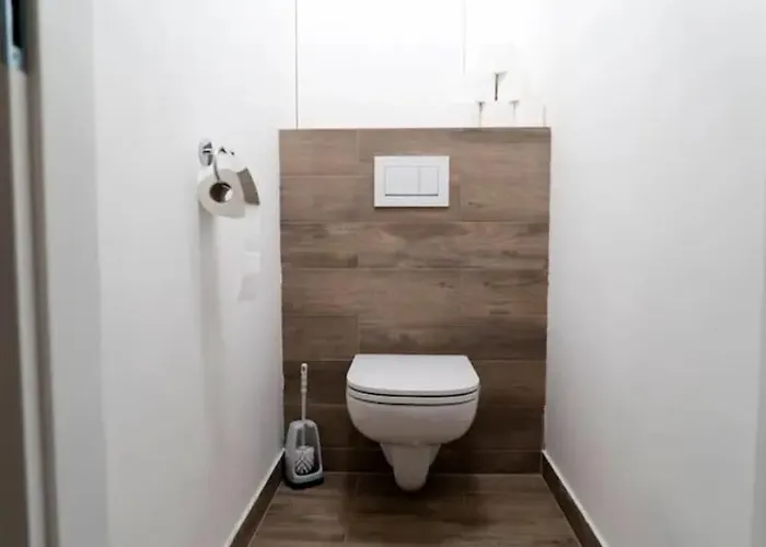 Spacious With Amazing Castle View Apartament *