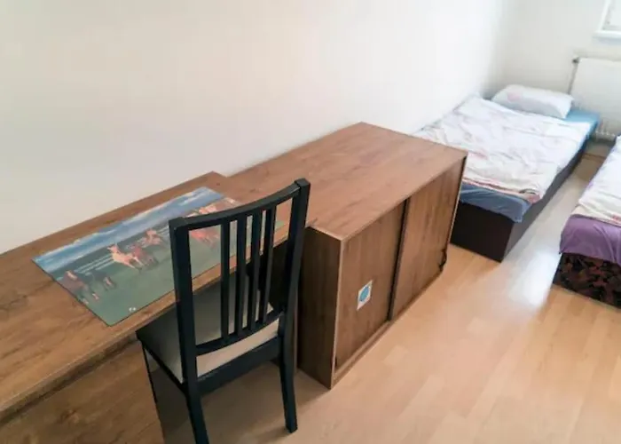 Spacious With Amazing Castle View