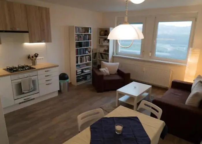 Spacious With Amazing Castle View